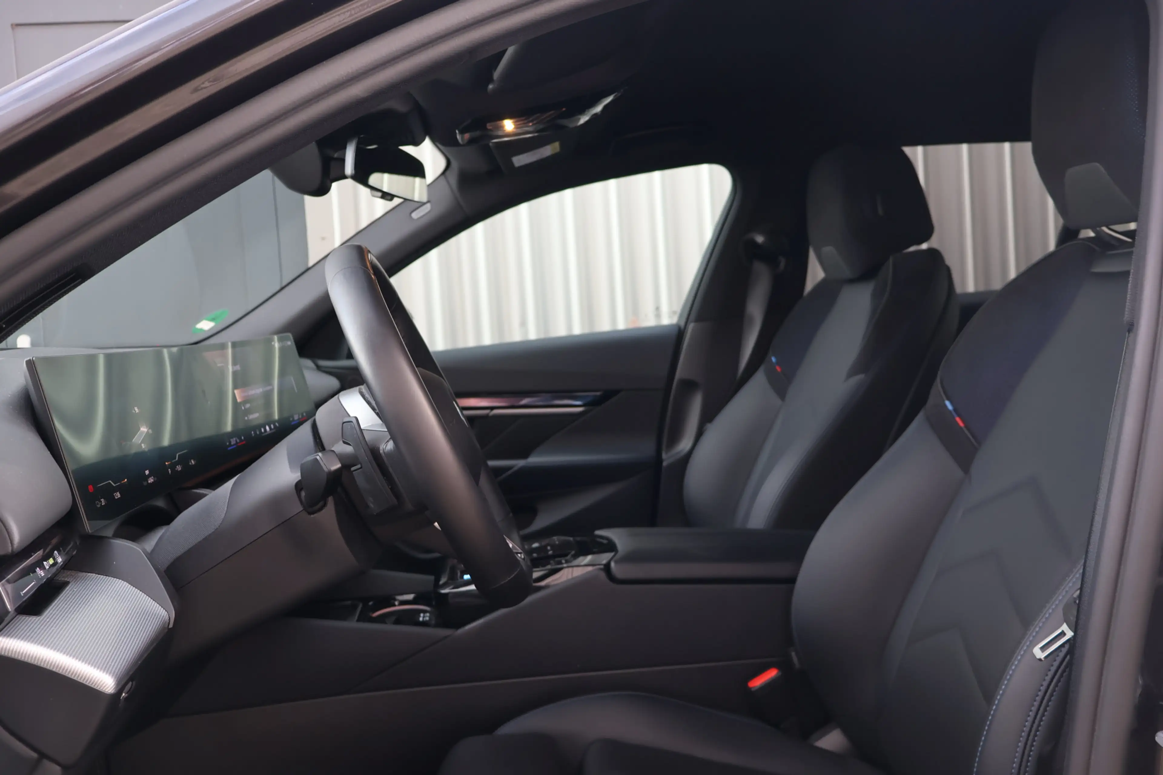 BMW i5 Touring eDrive40 M Sport / Trekhaak / Comfort Acce — photo 4