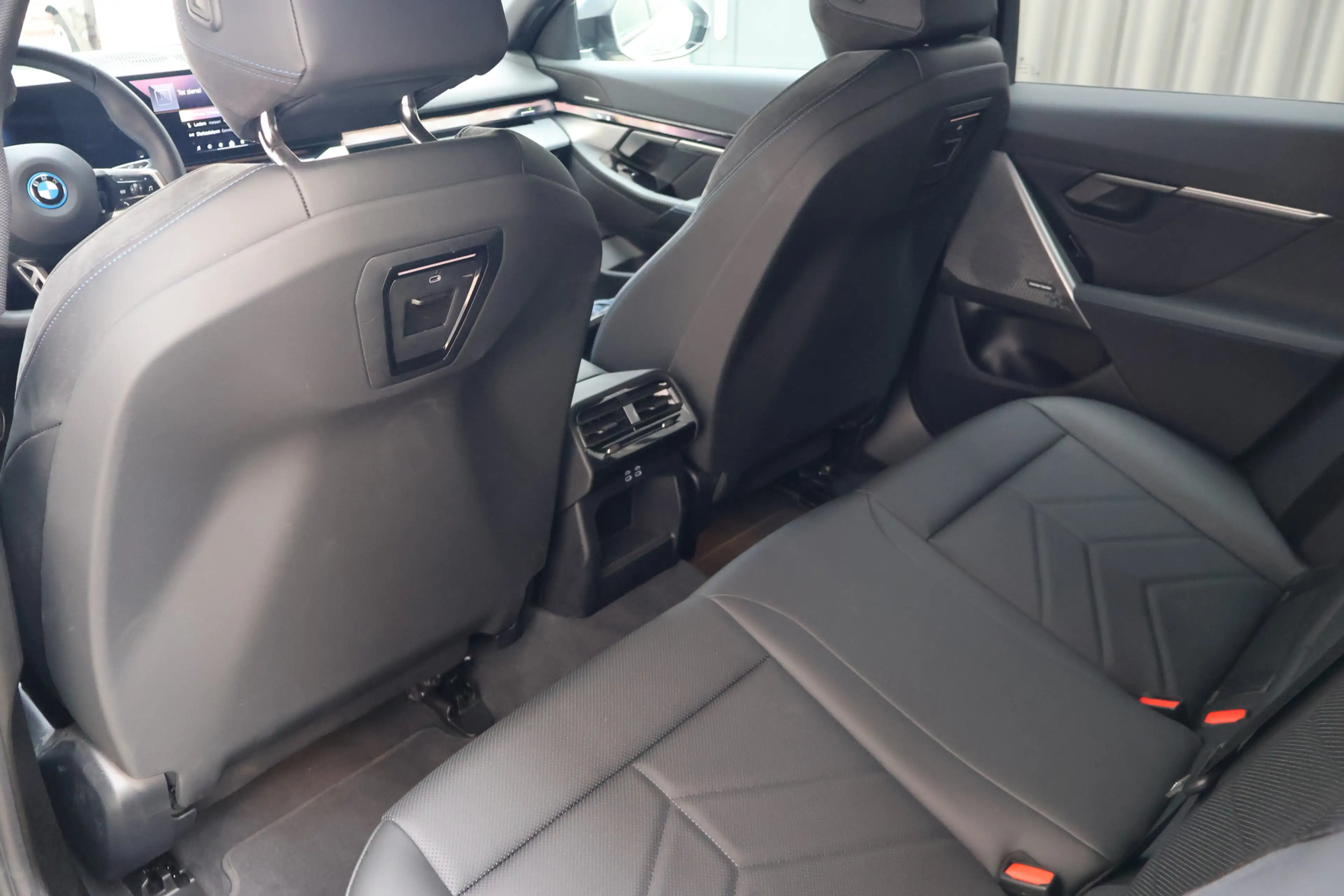 BMW i5 Touring eDrive40 M Sport / Trekhaak / Comfort Acce — photo 6
