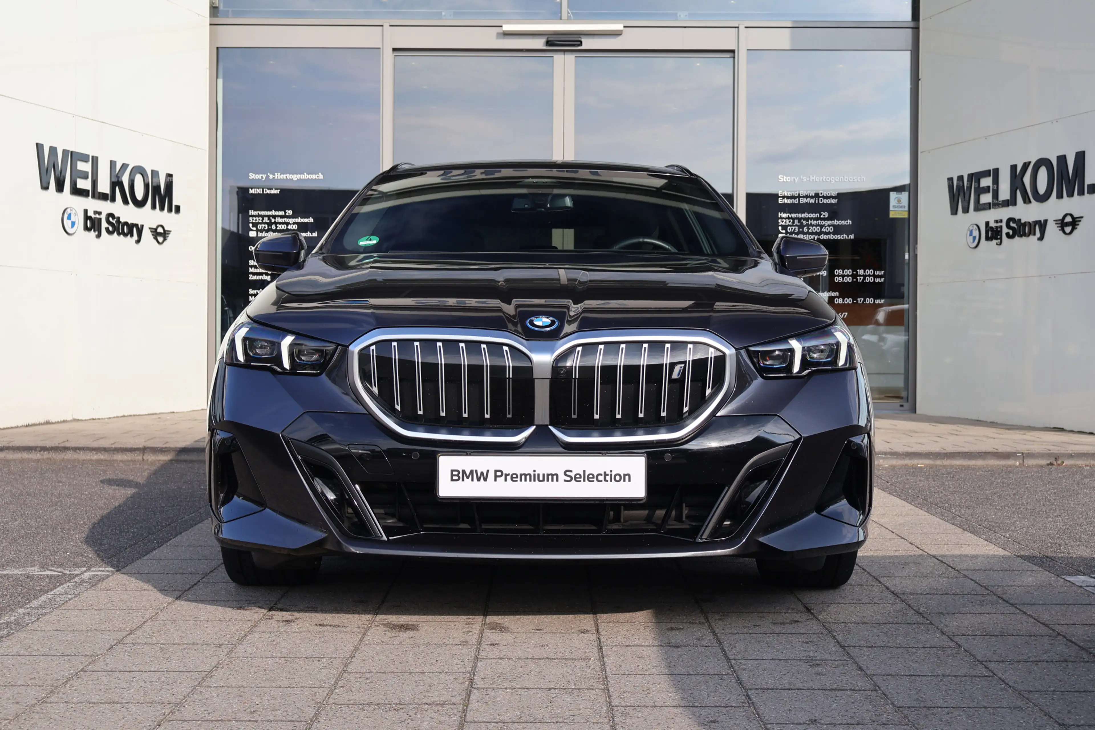 BMW i5 Touring eDrive40 M Sport / Trekhaak / Comfort Acce — photo 3