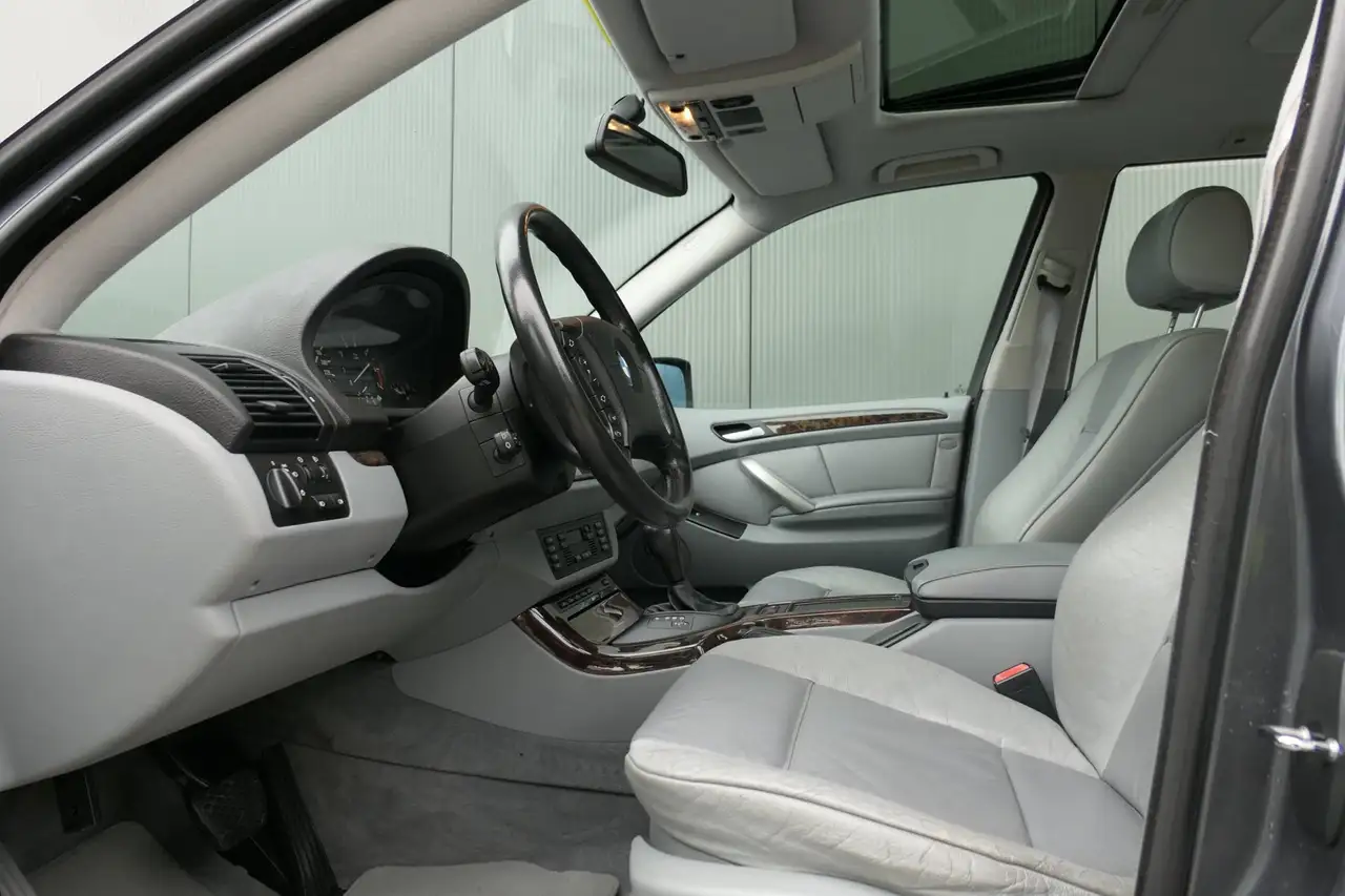 BMW X5 4.4i Youngtimer Schuifdak Memory Navi Stoelverwarm, foto 3