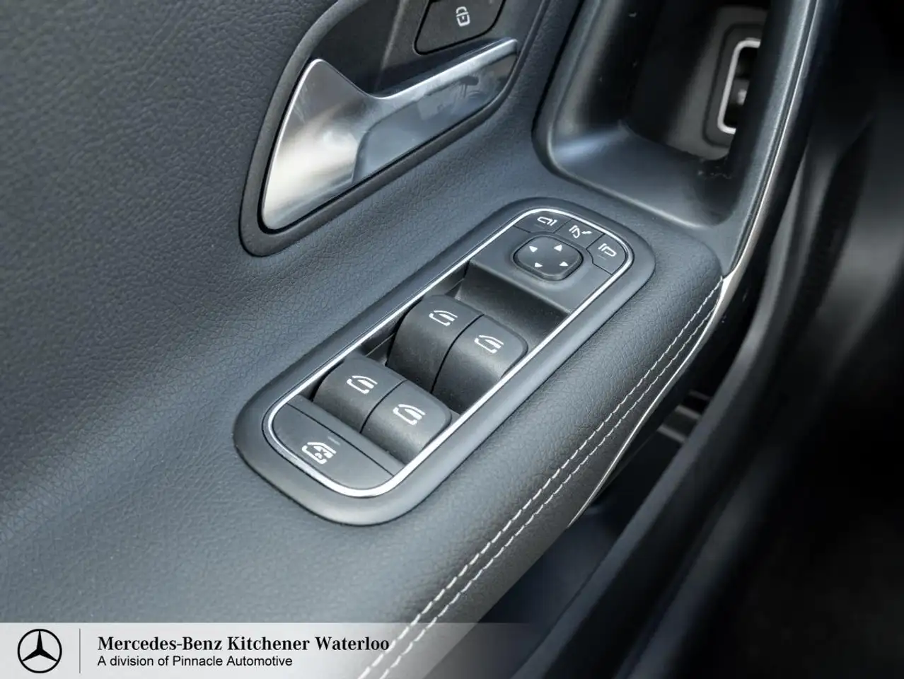 Mercedes-Benz CLA снимка Mercedes-Benz CLA