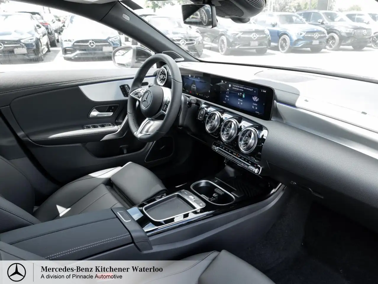 Mercedes-Benz CLA снимка Mercedes-Benz CLA