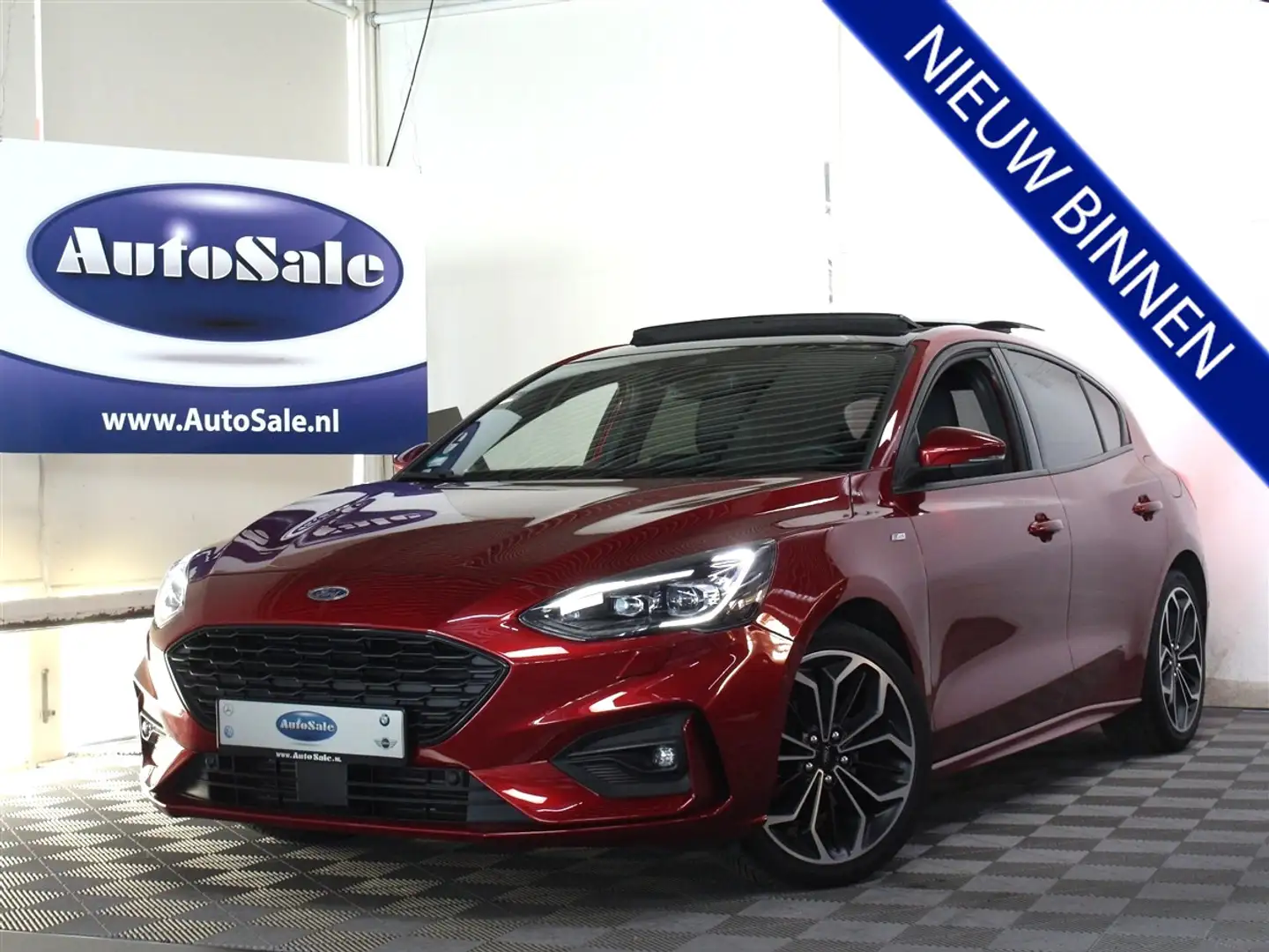 Ford Focus 1.5 EcoBoost ST-Line AUT PANO B&O HUD CARPLAY ACC Červená - 1