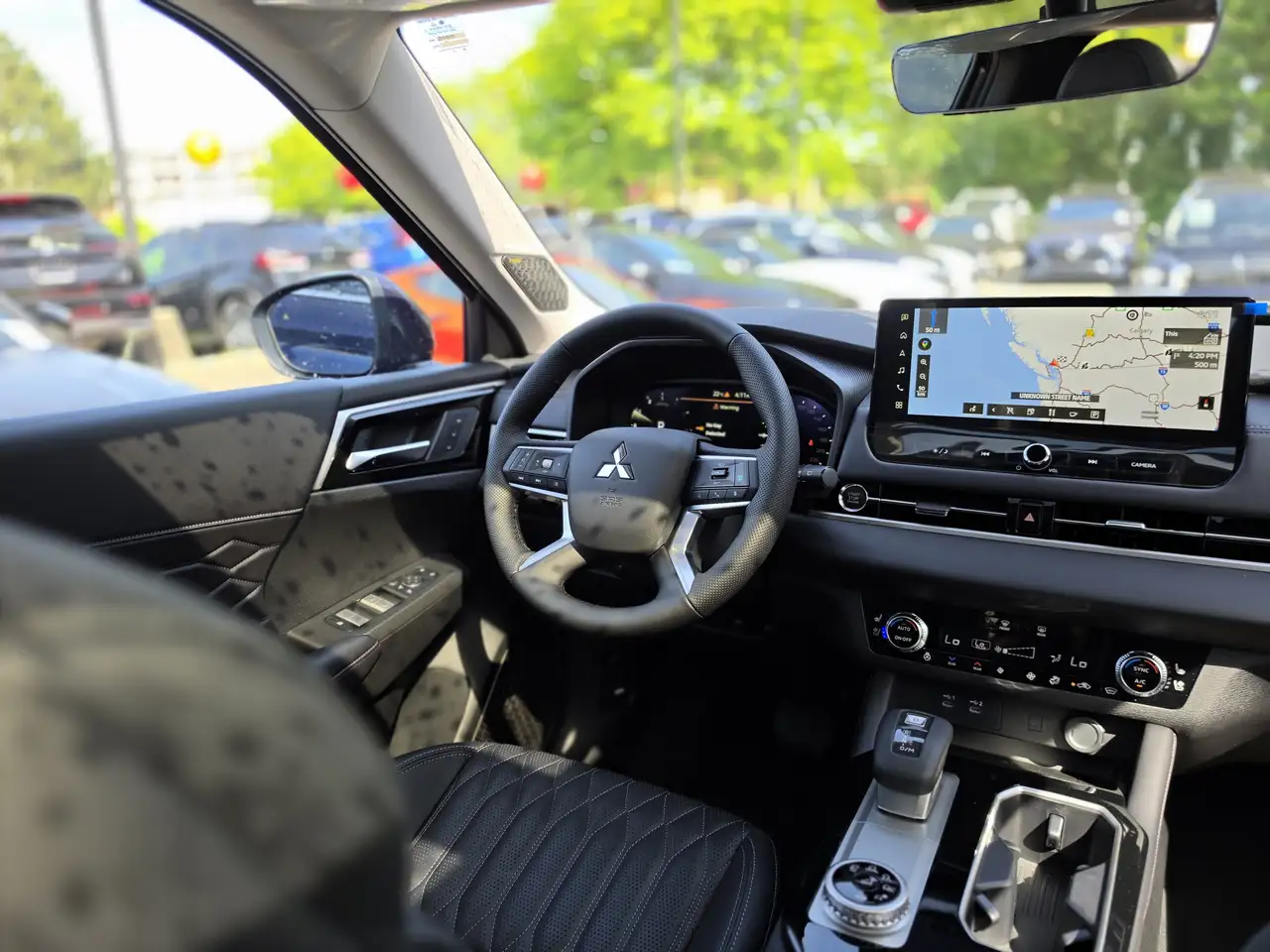 Mitsubishi Outlander снимка Mitsubishi Outlander