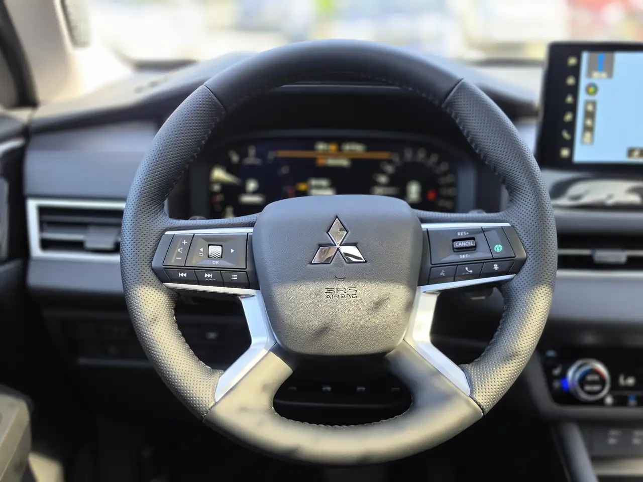 Mitsubishi Outlander снимка Mitsubishi Outlander
