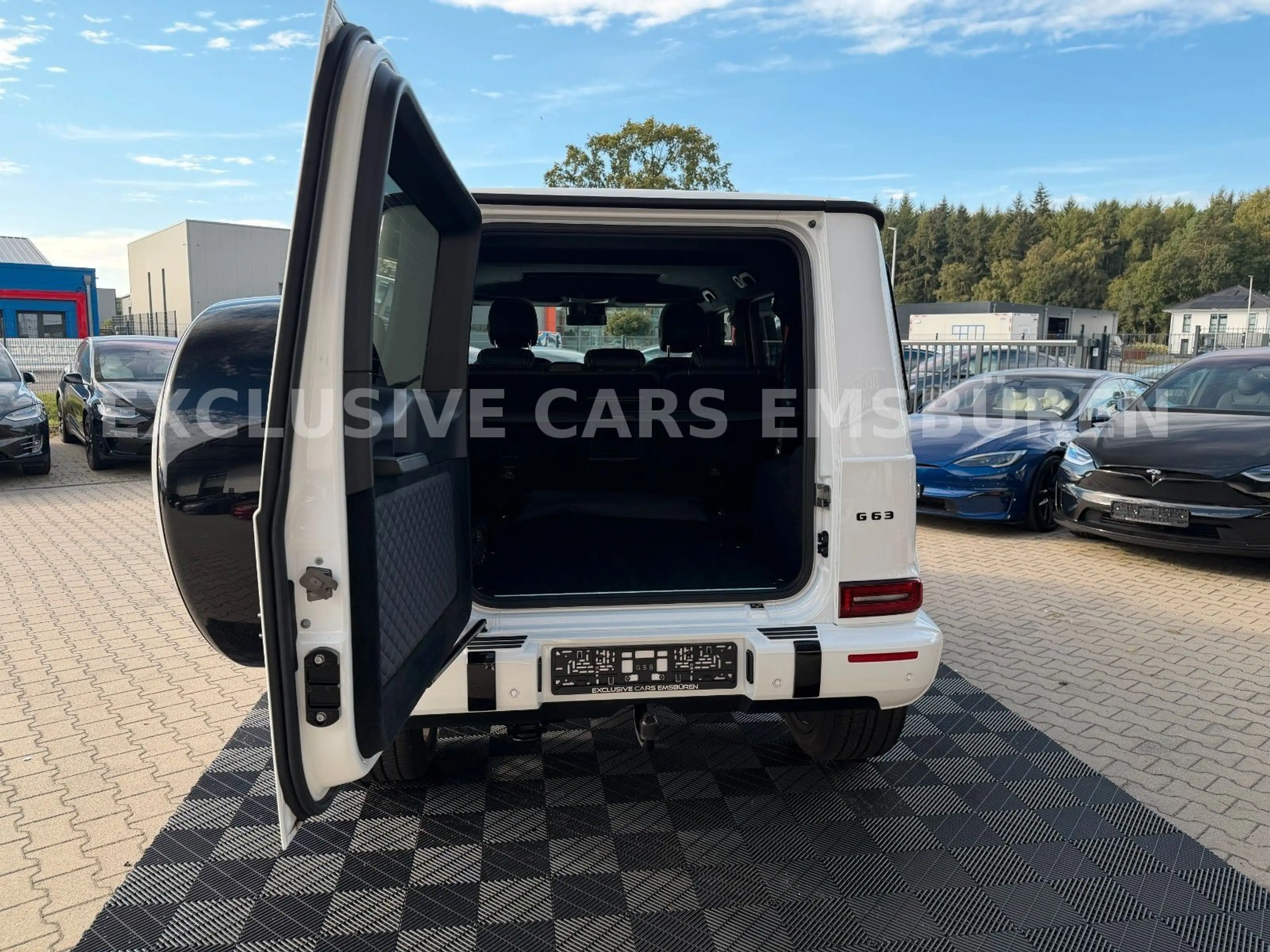 Mercedes-Benz G 63 AMG / NIGHT PAKET II / MANUFAKTUR / DESIGNO — photo 4