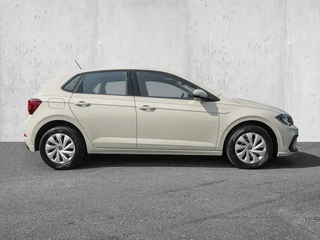 Volkswagen Polo view 5