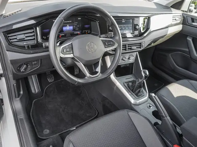 Volkswagen Polo view 8