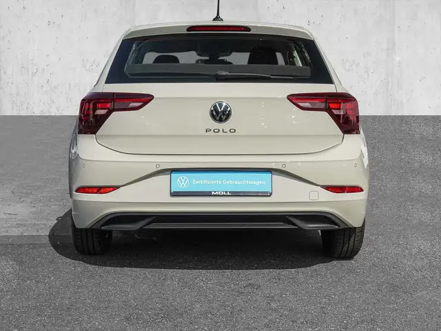 Volkswagen Polo view 6