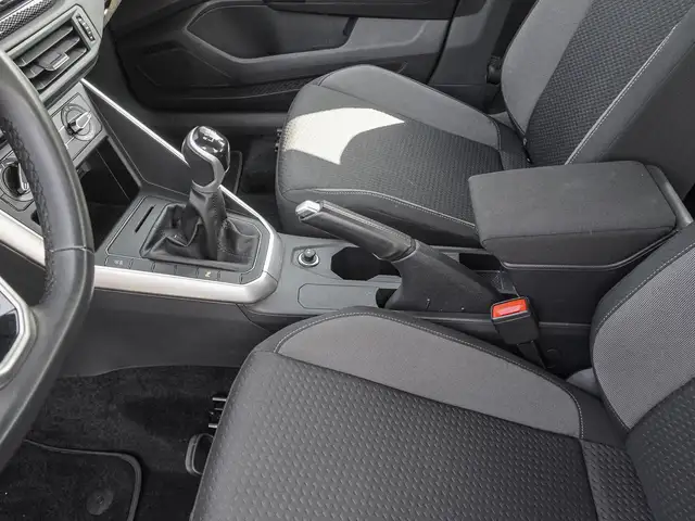 Volkswagen Polo view 14
