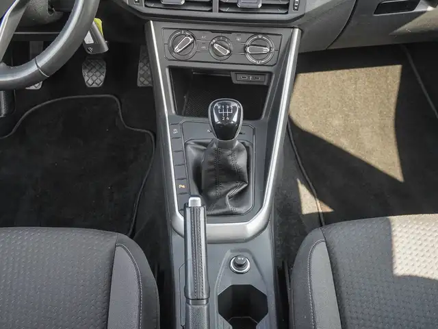 Volkswagen Polo view 12