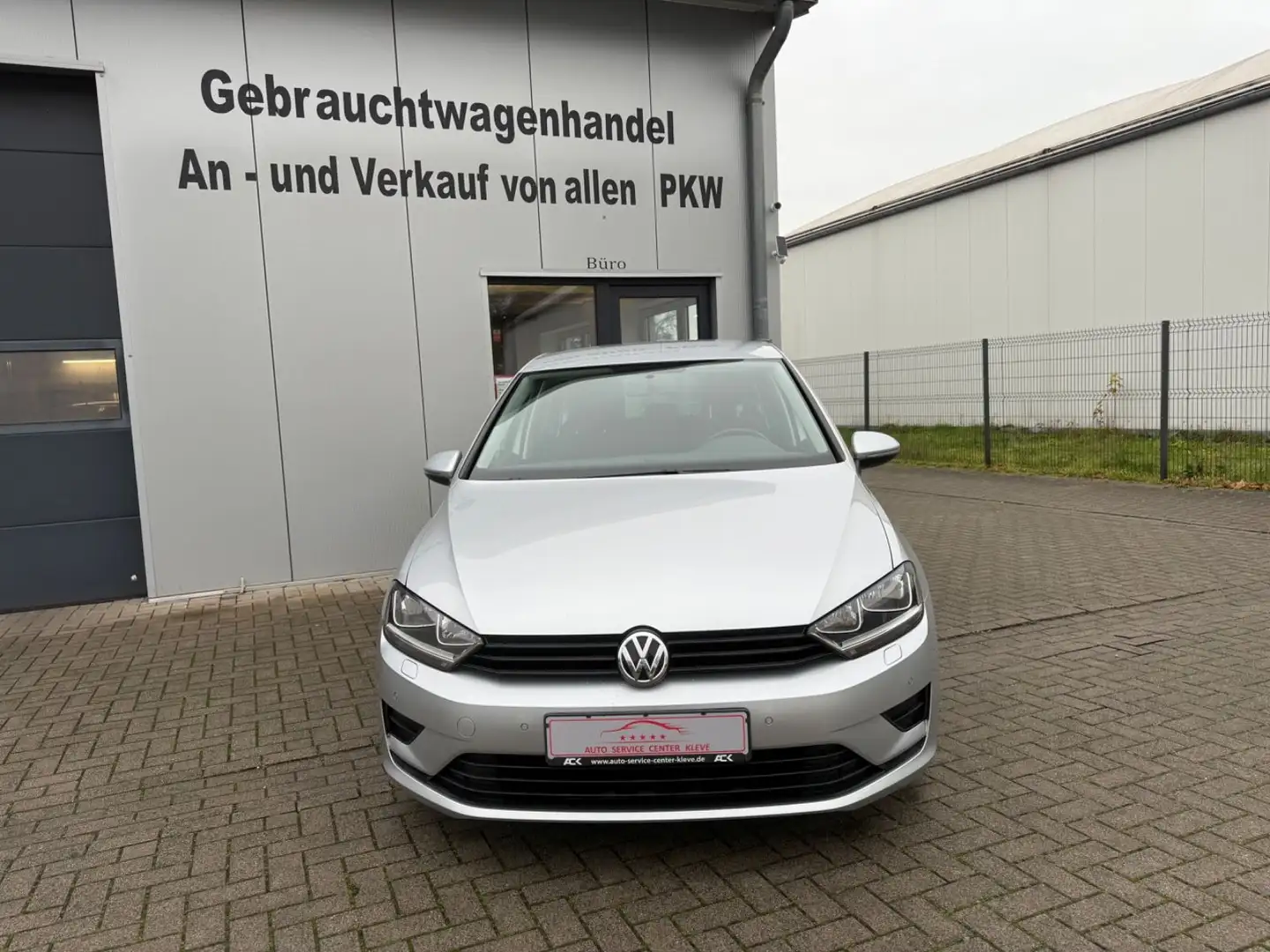 Volkswagen Golf Sportsvan VII Trendline*DSG*SHZ*1HAND Silber - 2