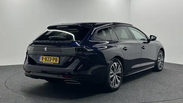 Peugeot 508 SW view 2