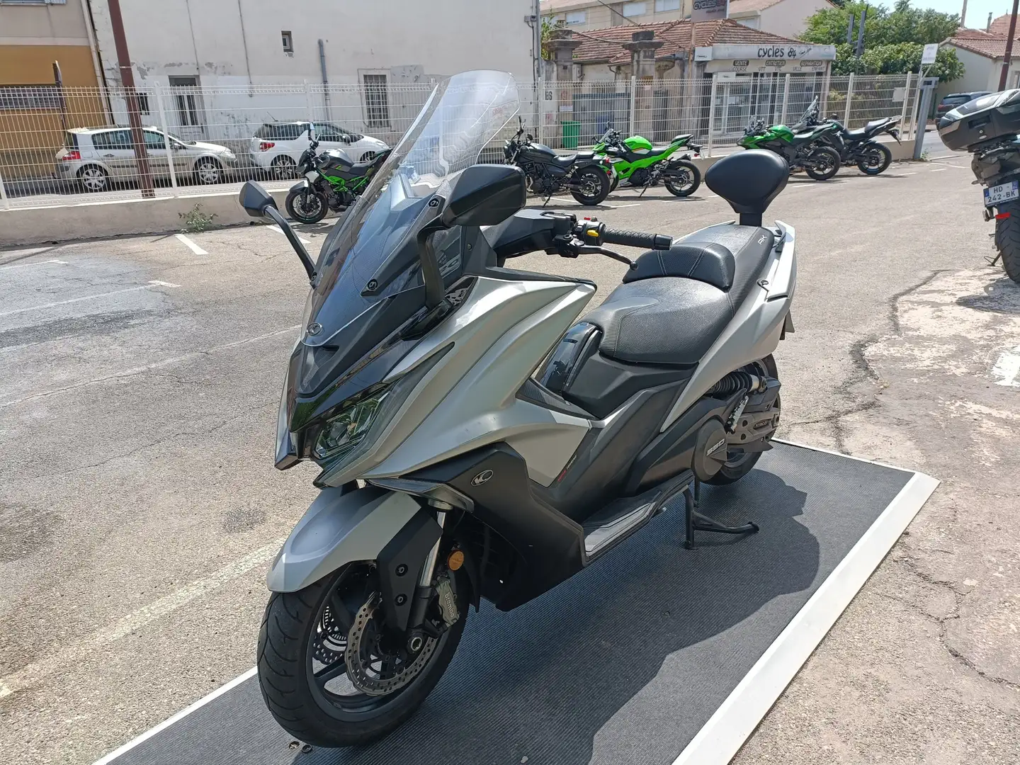 Kymco AK 550 Gris - 2