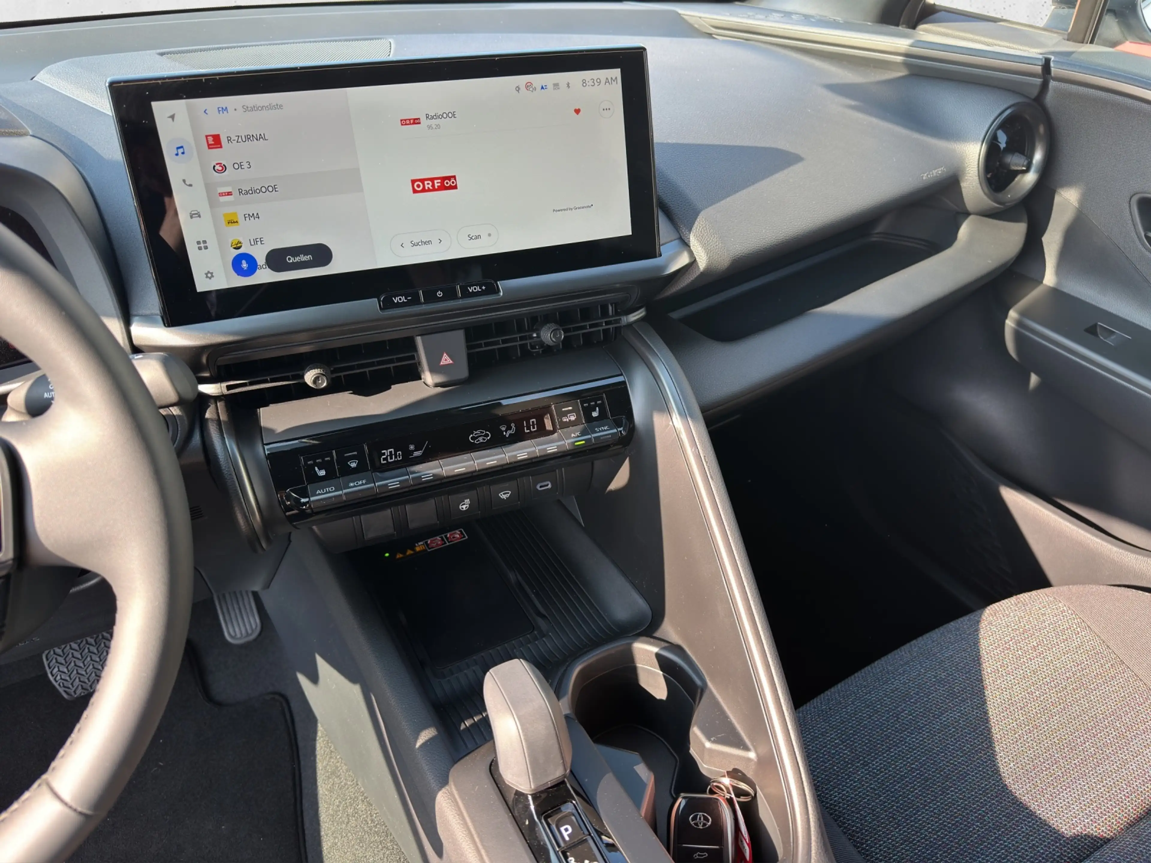 Toyota C-HR 2WD 1,8 VVT-i Hybrid Teamplayer TP 5t. — photo 3
