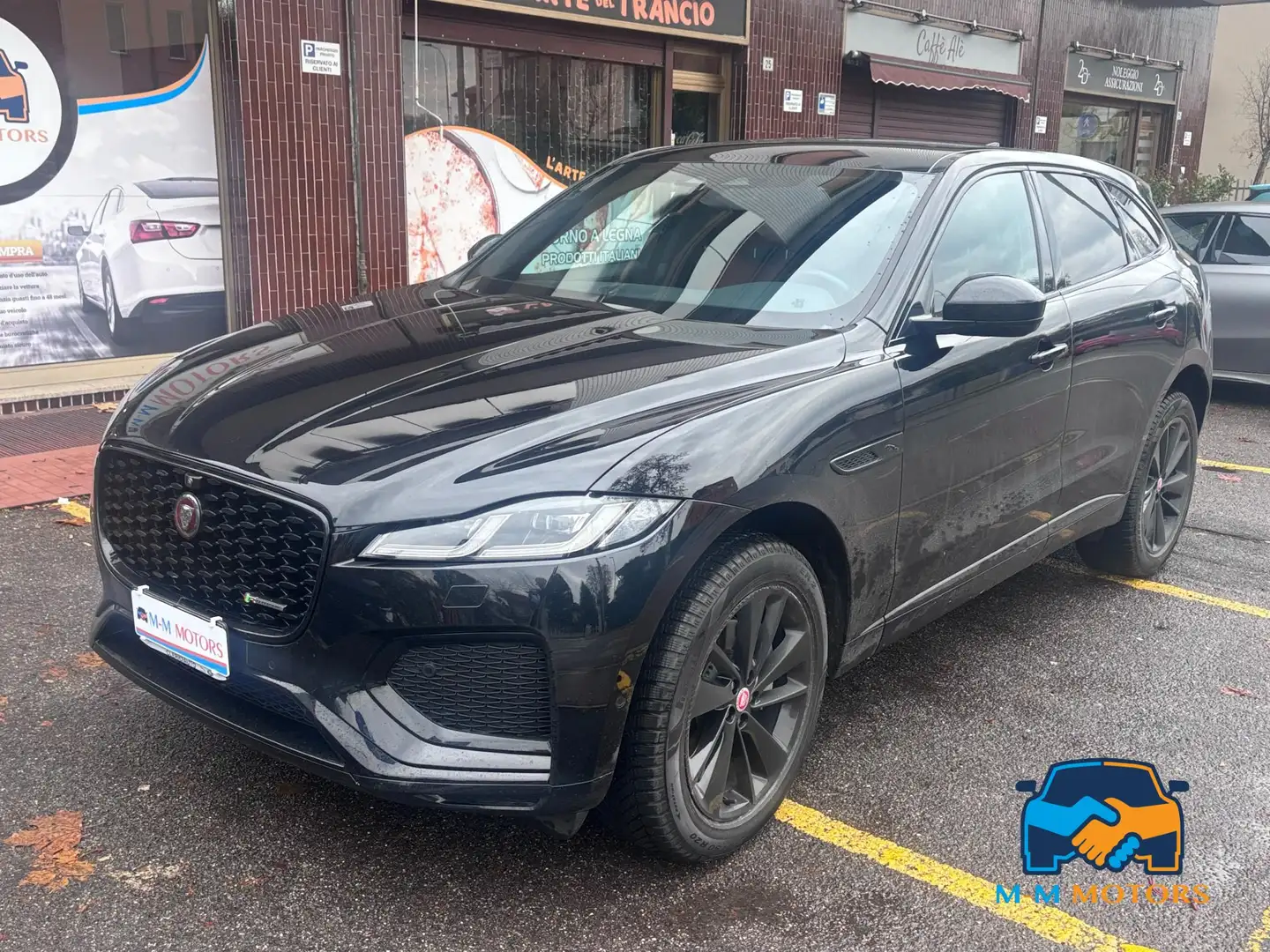 Jaguar F-Pace 2.0d i4 mhev R-Dynamic SE Greenstone awd 204cv auto Noir - 1