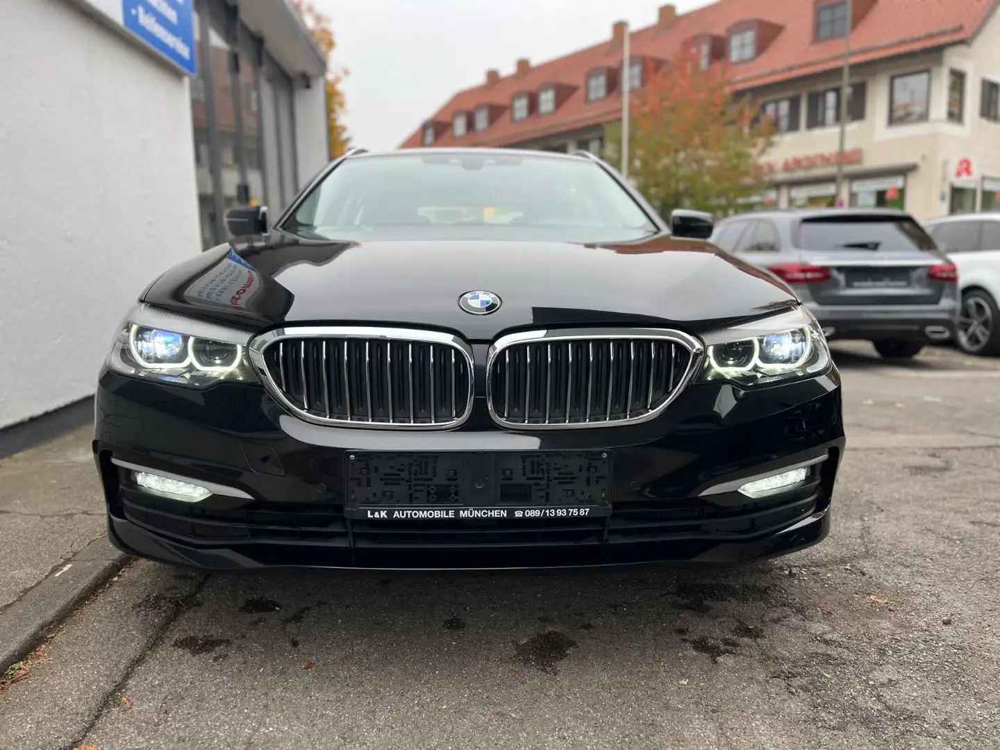 BMW 520 d Tour.  Aut. Driv.Assist+LED+R-Kamera+Navi+ Schwarz - 2