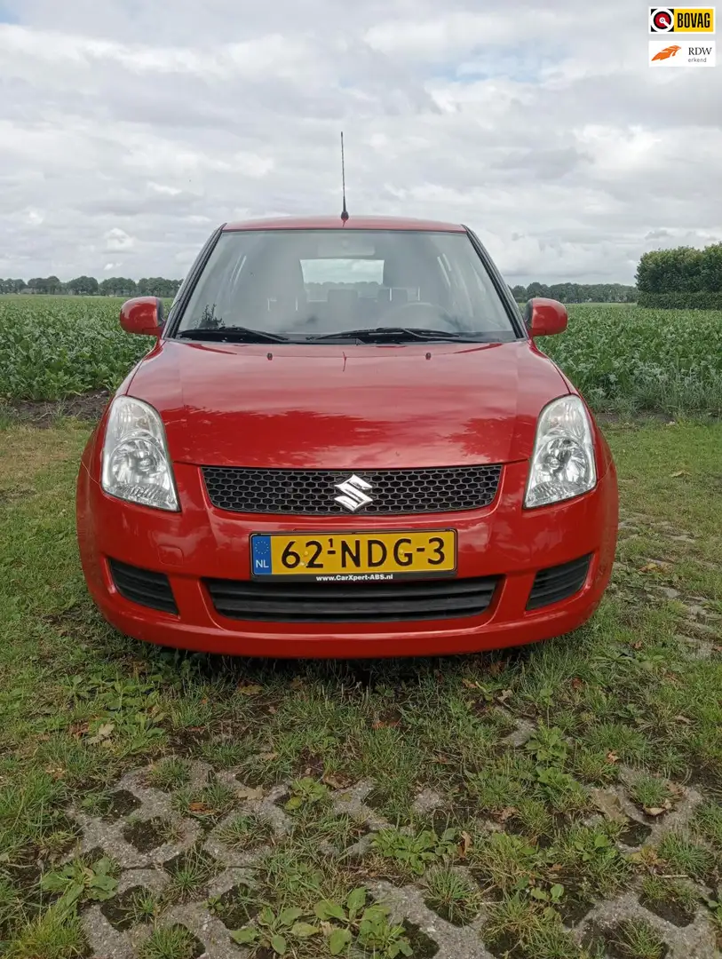 Suzuki Swift 1.3 Cool Rojo - 1