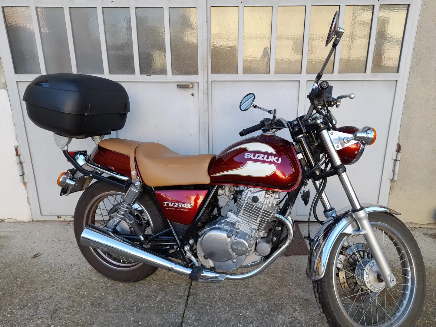 Suzuki TU 250 Czerwony - 1