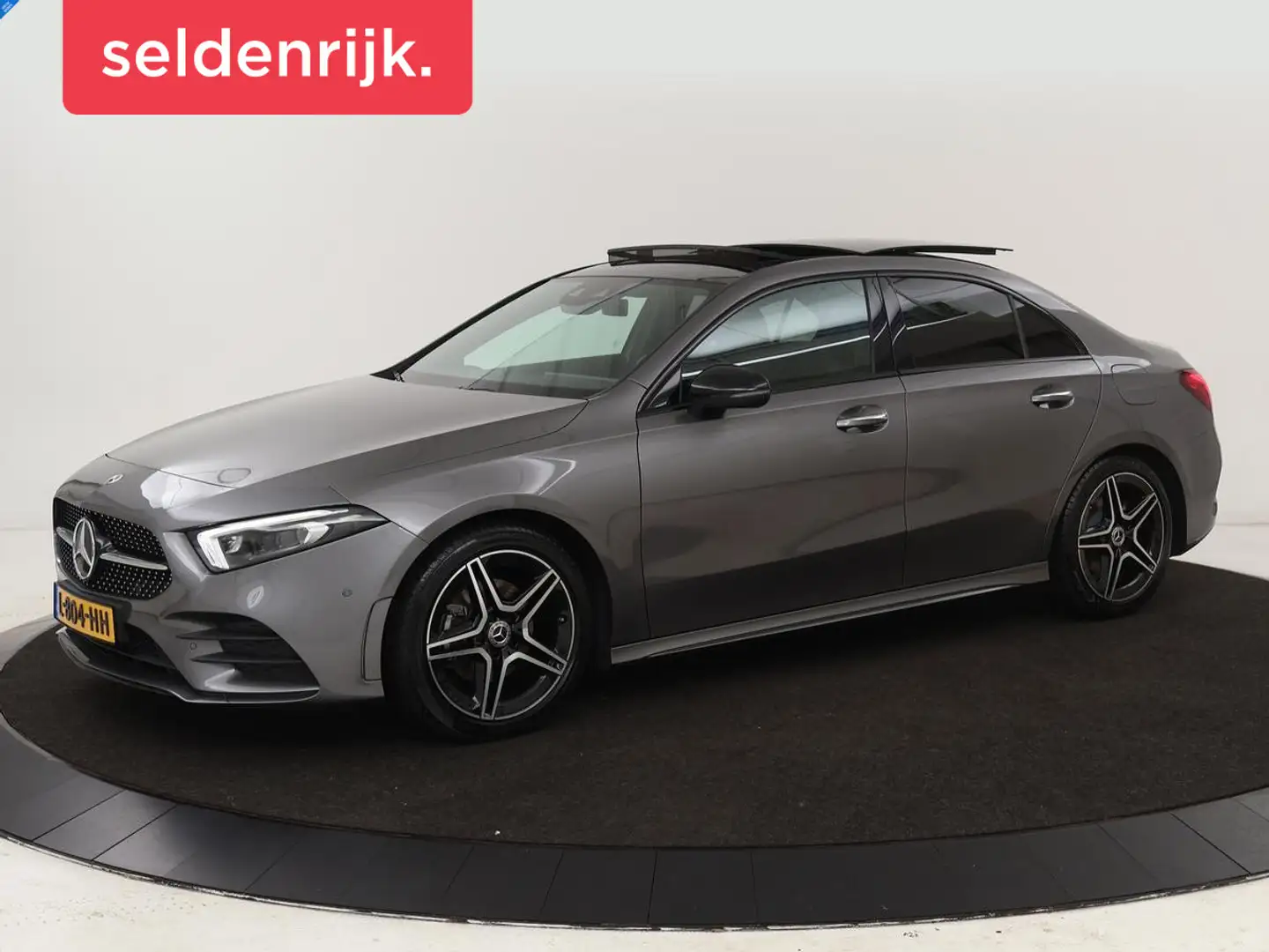 Mercedes-Benz A 200 Business Solution AMG | Panoramadak | Stoelverwarm Grijs - 1
