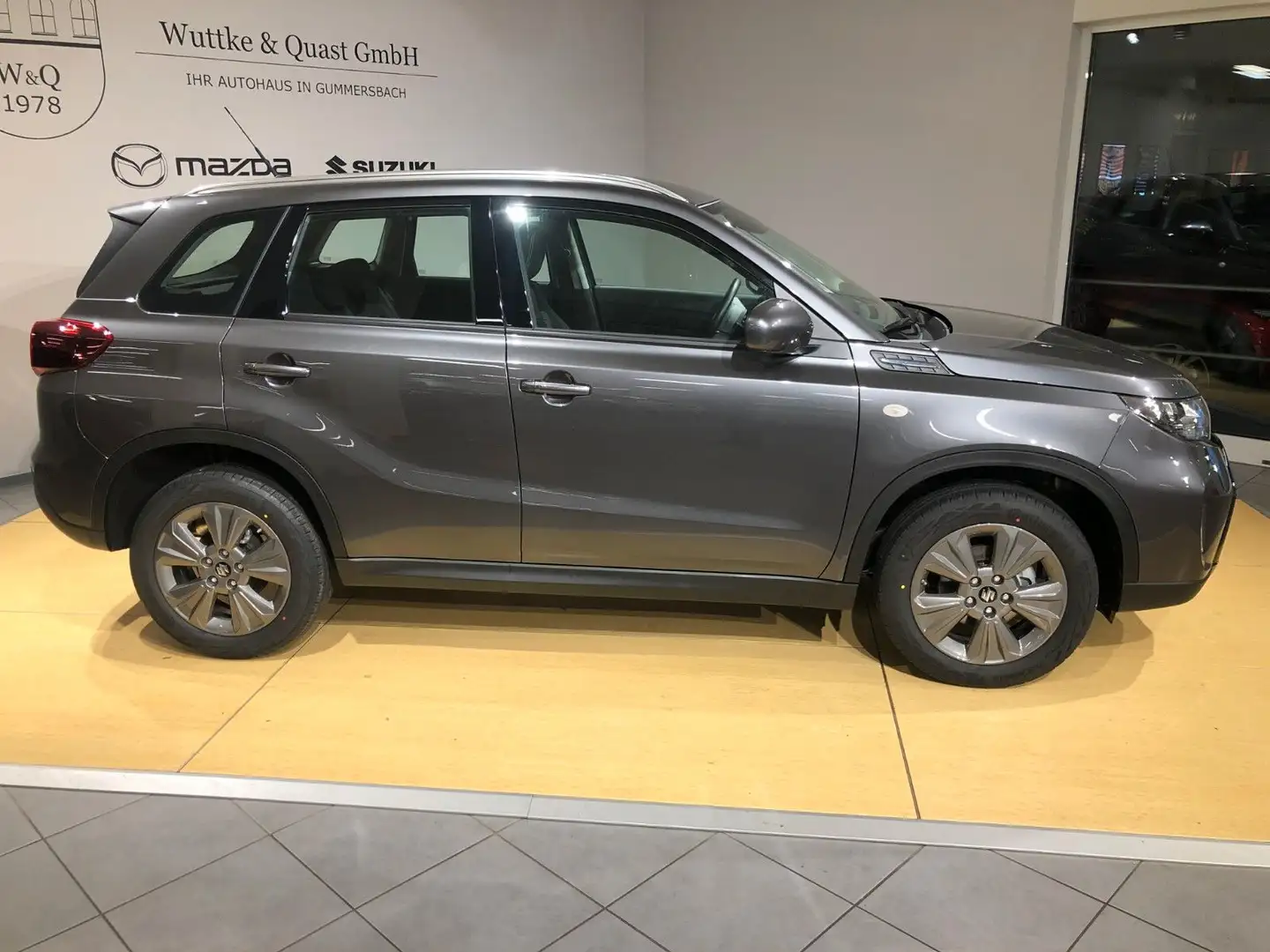 Suzuki Vitara 1.4 BOOSTERJET CLUB*sofort verfügbar* Gris - 2