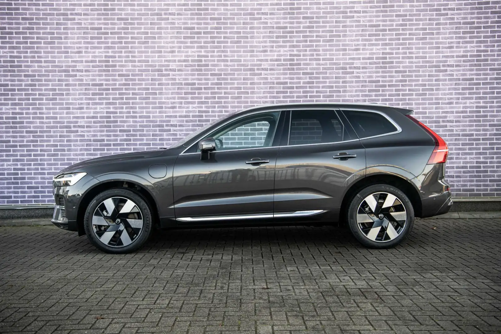 Volvo XC60 T6 Recharge AWD Ultimate Bright | Long Range | Par Grijs - 2