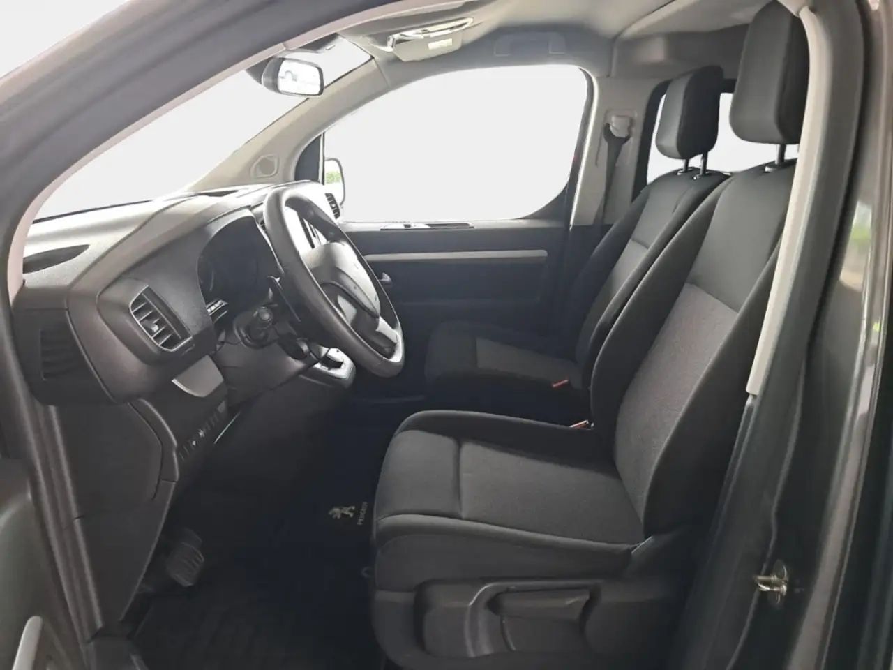 Peugeot Traveller — photo 12 sur 28
