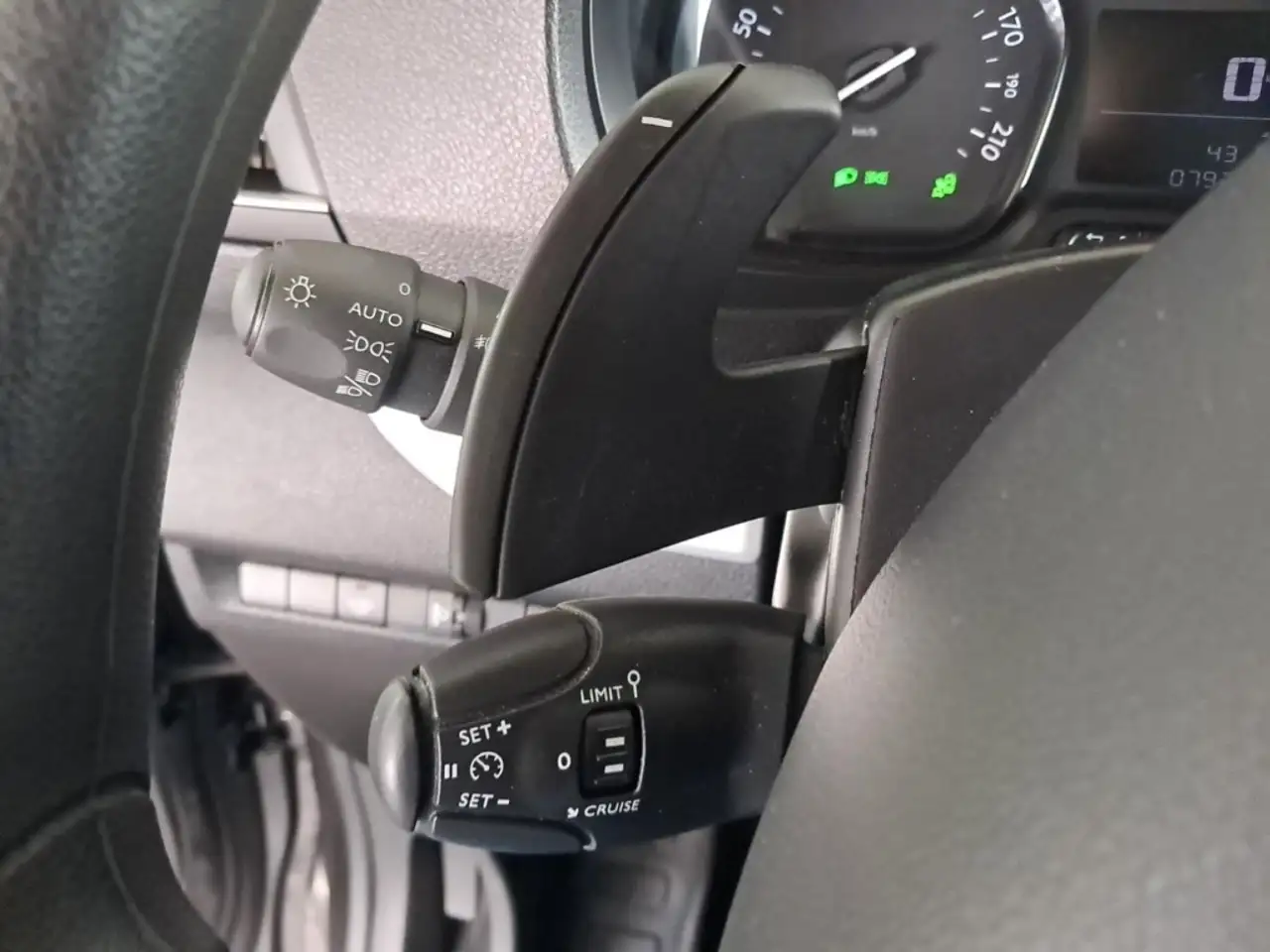 Peugeot Traveller — photo 22 sur 28