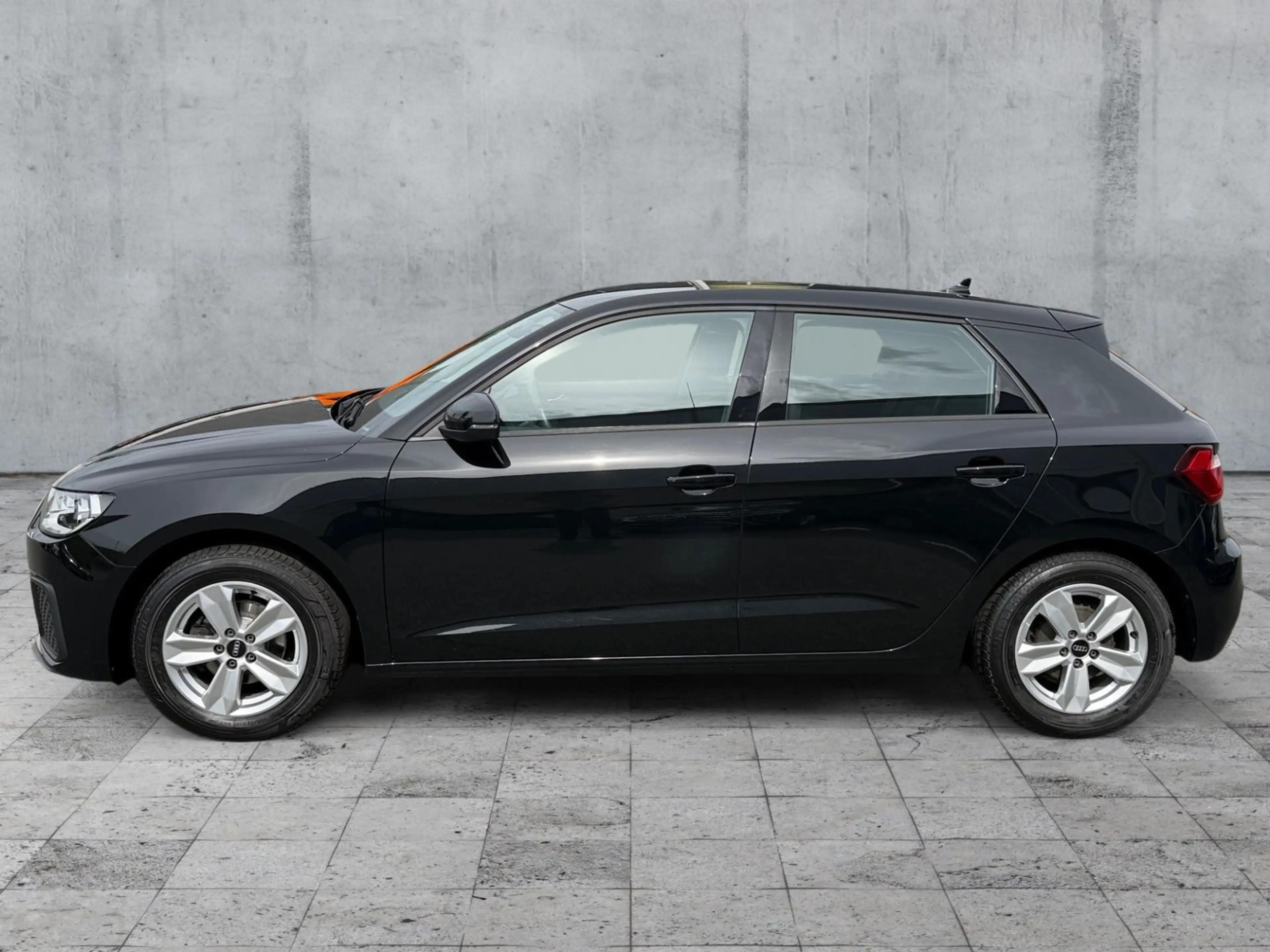 Audi A1 25 TFSI SHZ+PDC+DAB+KLIMA+BLUETOOTH — photo 4