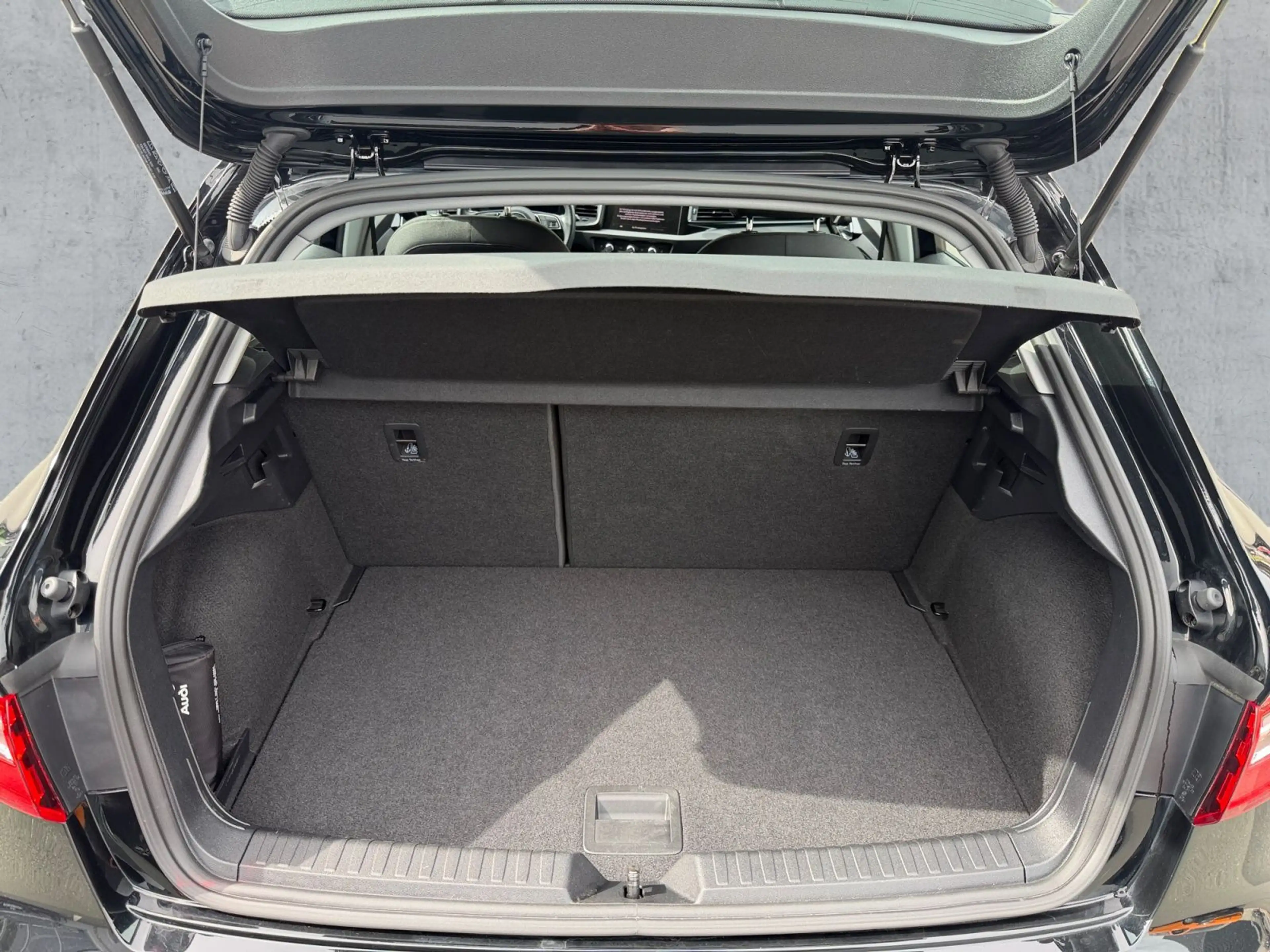 Audi A1 25 TFSI SHZ+PDC+DAB+KLIMA+BLUETOOTH — photo 14