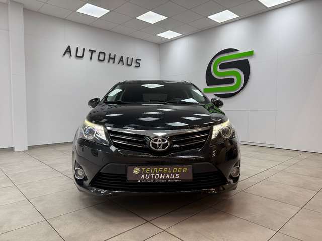 Toyota Avensis Kombi Life 1.8 AHK / TEMPOMAT / XENON