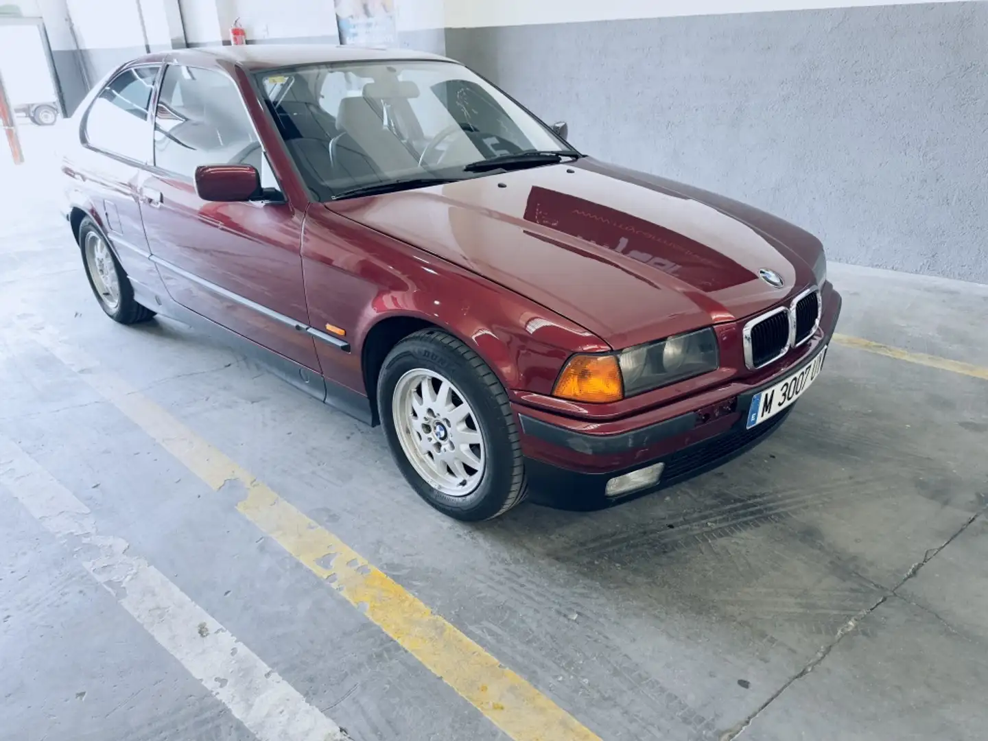 BMW 316 316i Compact SE Burdeos - 2