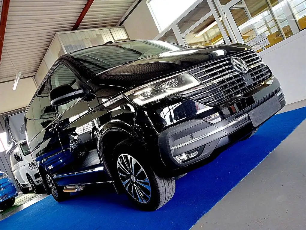 Volkswagen T6.1 Caravelle 2023 из Европы — купить под ключ