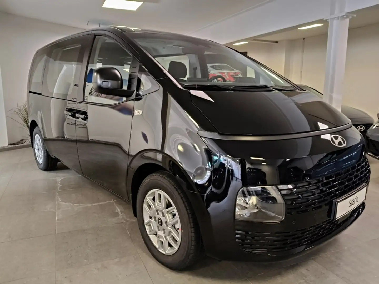 Hyundai STARIA van techno Noir - 2