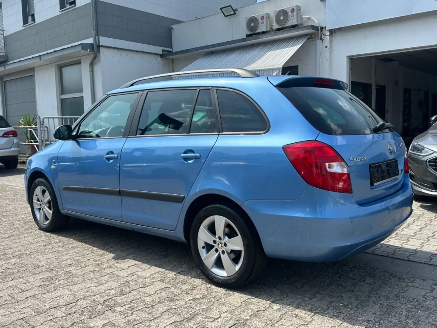 Skoda Fabia Combi Fresh*Sitzheizung*Klimaautomatik*1.H Blau - 2