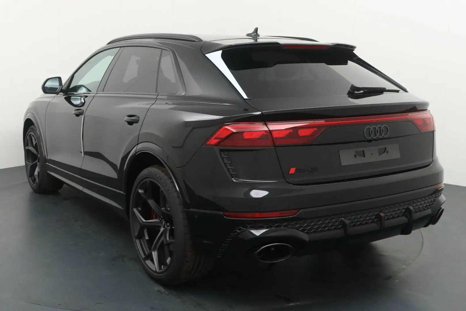 Audi RS Q8 performance 4.0 TFSI quattro Schwarz - 2