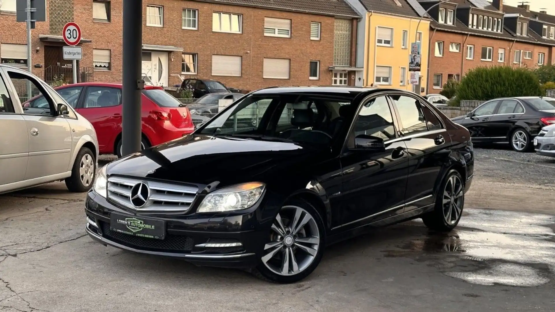 Mercedes-Benz C 250 C -Klasse Lim.C 250CDI*Tempo*Navi*Xenon*Shz*Top* Černá - 1