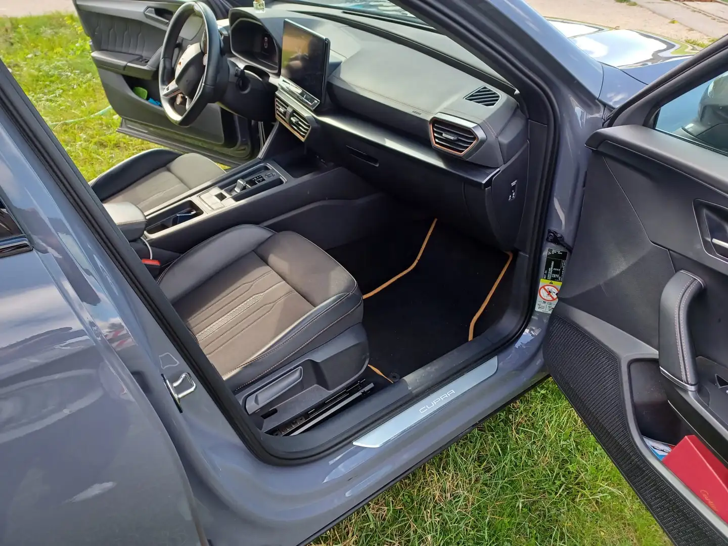 CUPRA Formentor 2.0 TSI 4DRIVE Szürke - 2