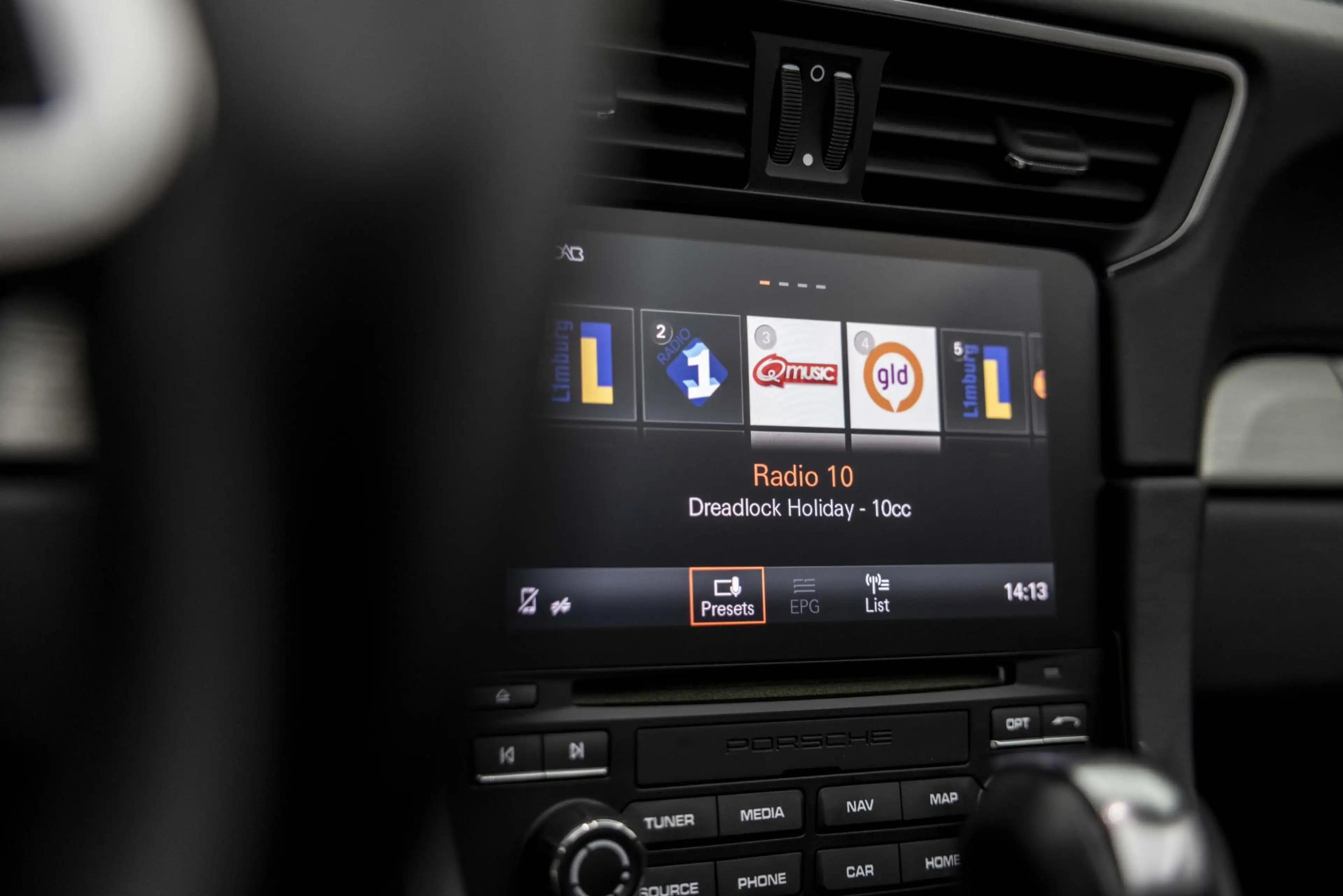 Porsche 991 991.2 - 3.0 CARRERA 4S CABRIO — photo 49