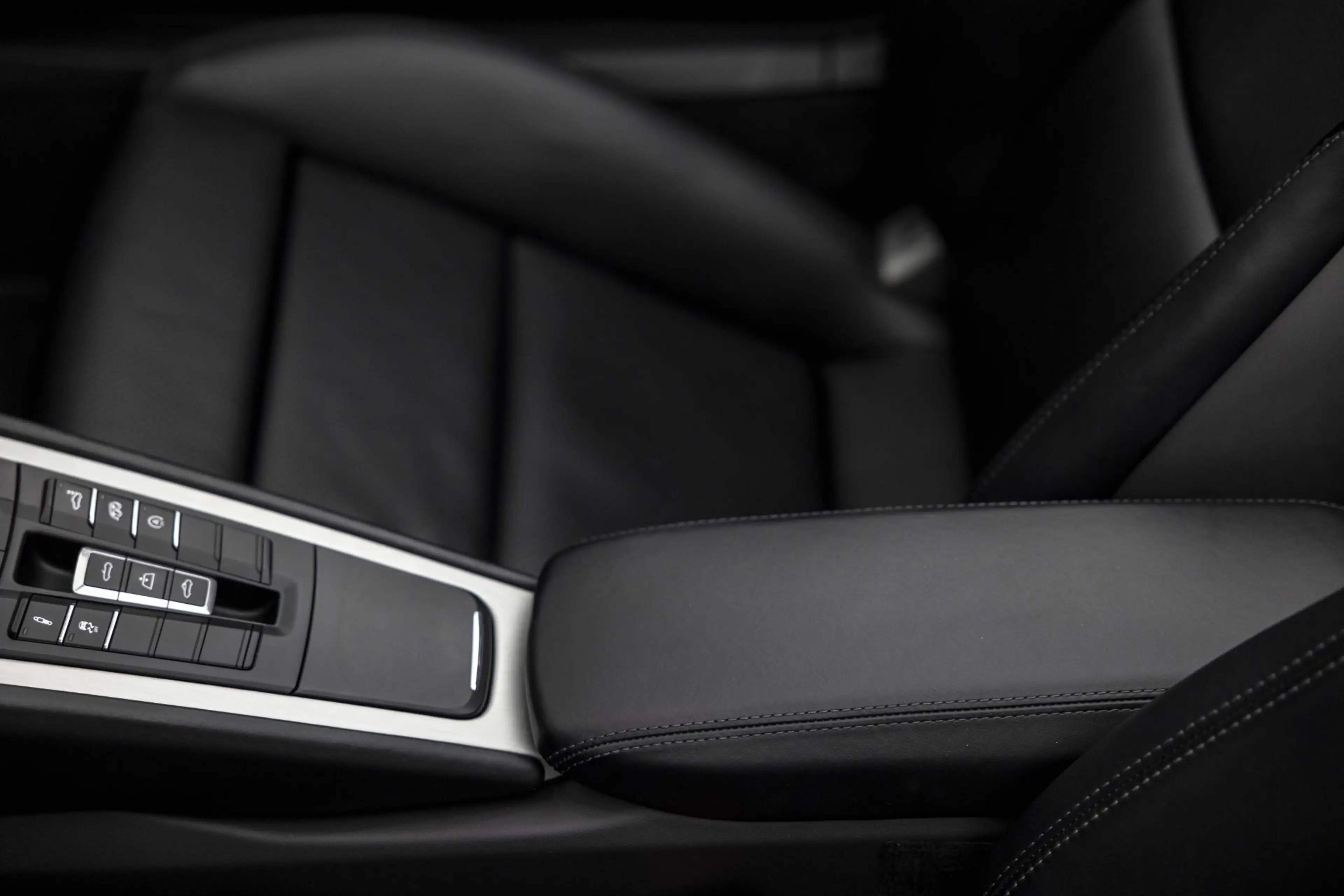 Porsche 991 991.2 - 3.0 CARRERA 4S CABRIO — photo 30