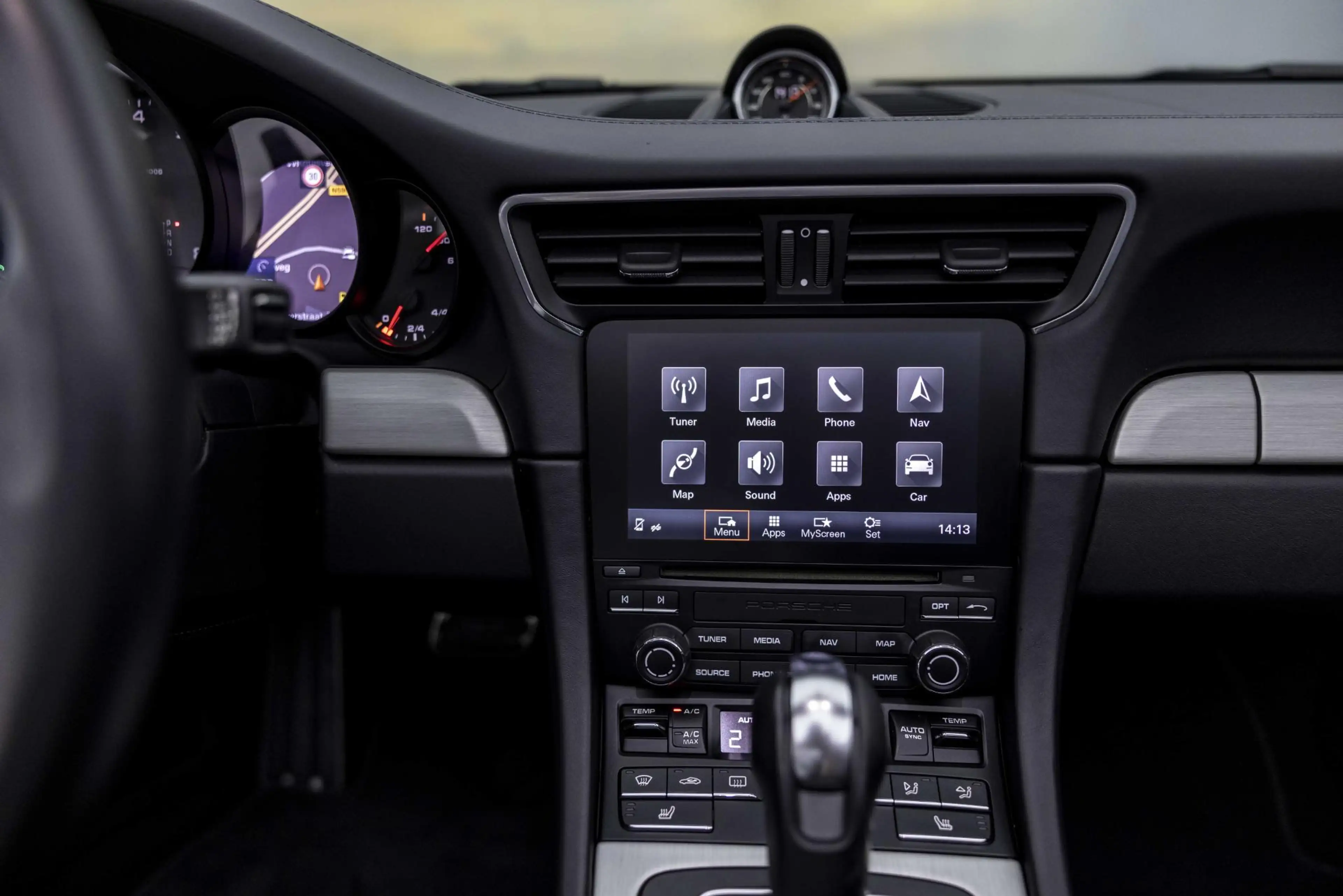 Porsche 991 991.2 - 3.0 CARRERA 4S CABRIO — photo 48