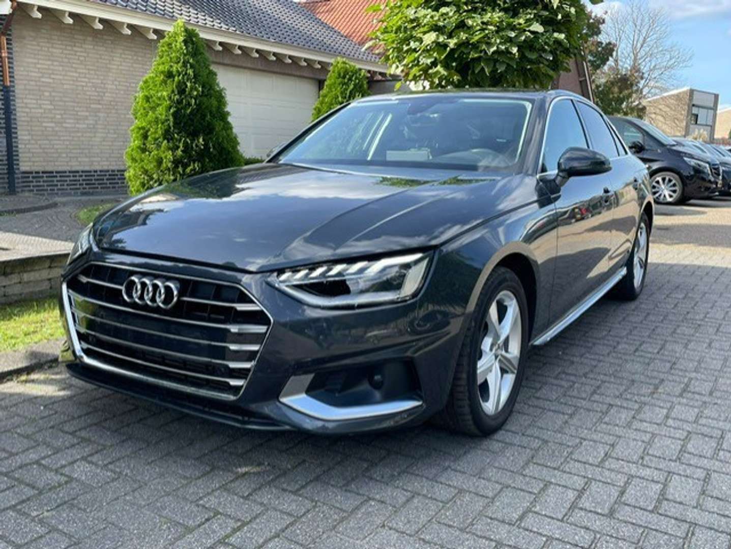 Audi A4 nuo 287 €/ mėn Benzinas 2020m. Sedanas Automatinė