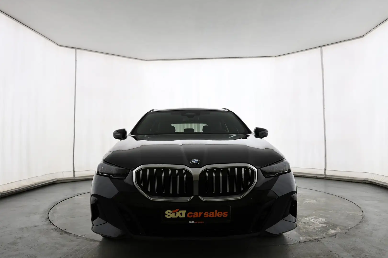 BMW 520 i M Sport|PANO|360°|H&K|Sitzklima|elSitze|AHK Noir - 2