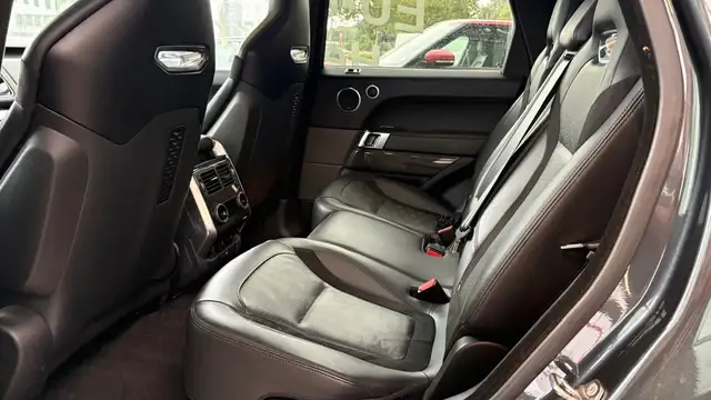 Land Rover Range Rover Sport view 12