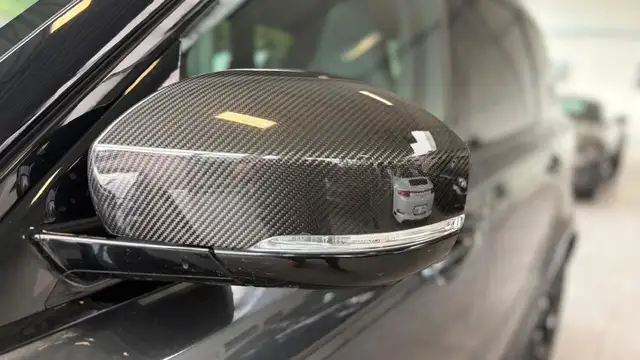 Land Rover Range Rover Sport view 3