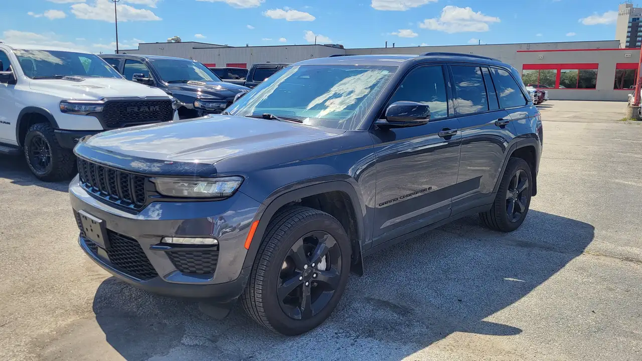 Jeep Grand Cherokee снимка Jeep Grand Cherokee