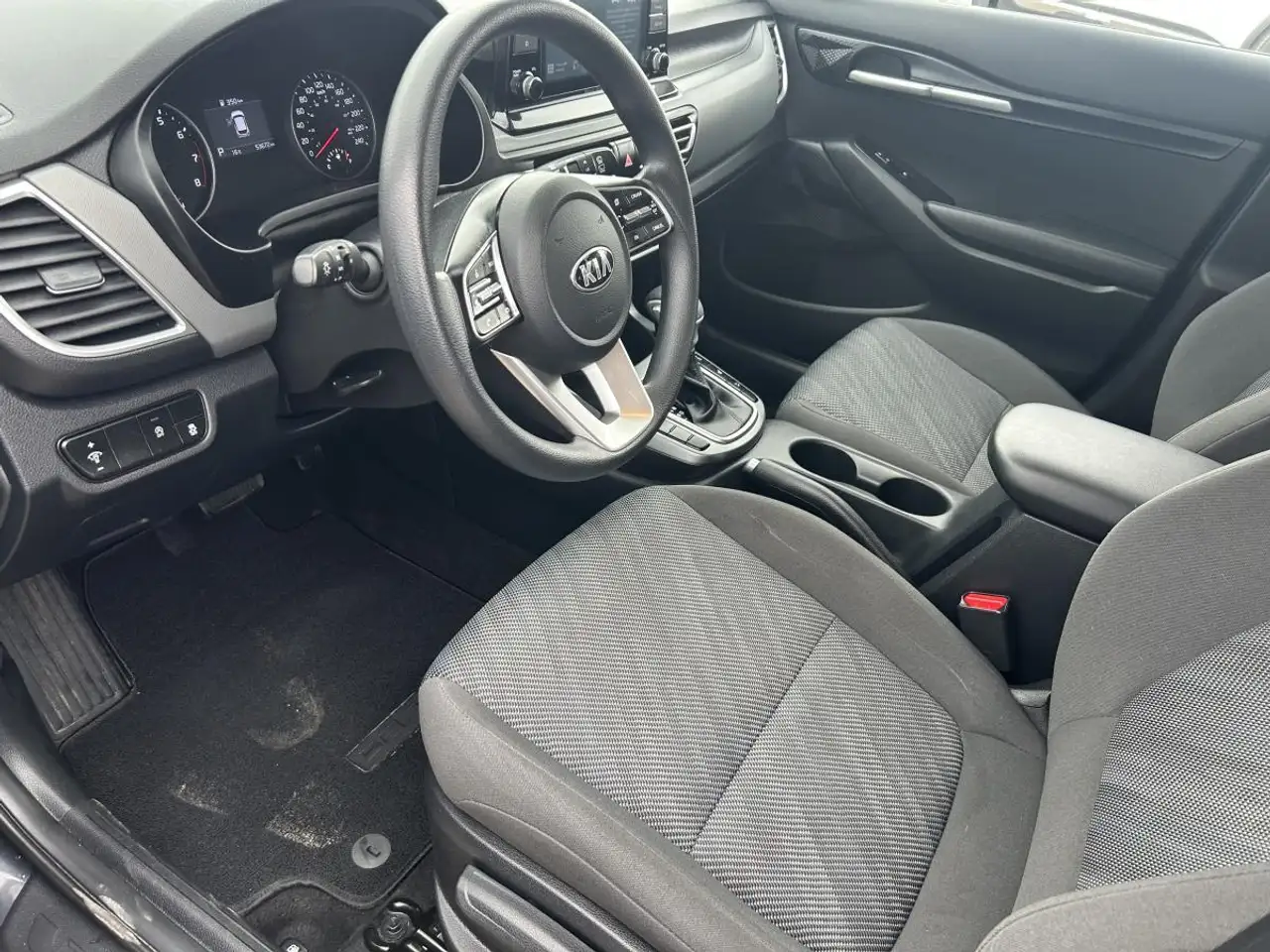 Kia Seltos снимка Kia Seltos