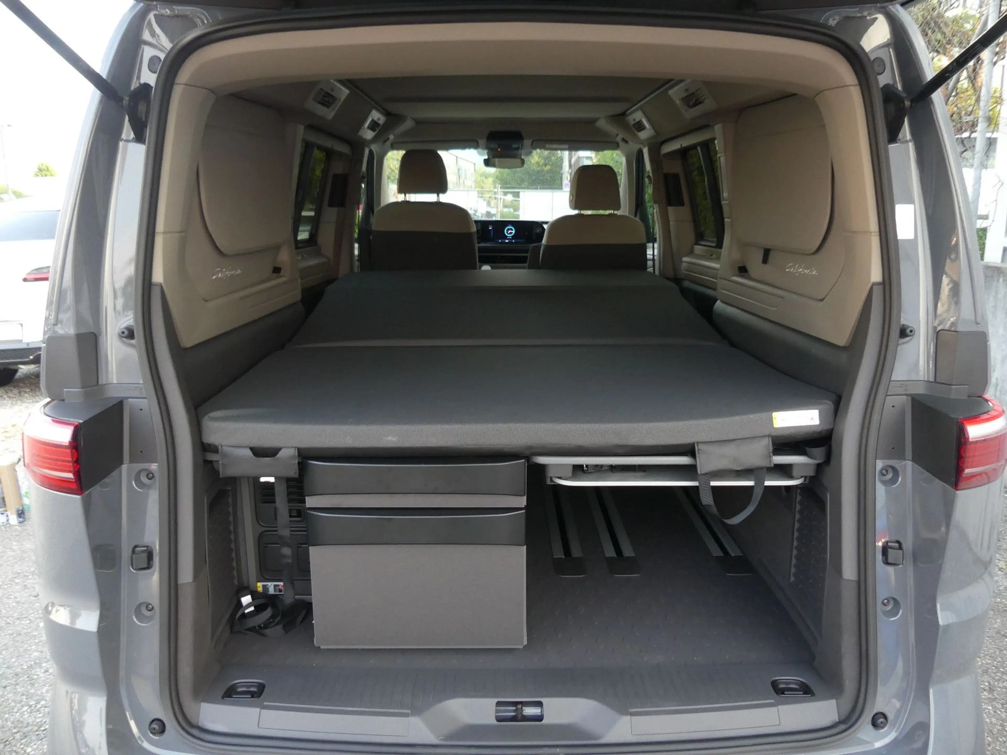 Volkswagen T7 California Beach Camper Ocean LED AHK Standhz — photo 7