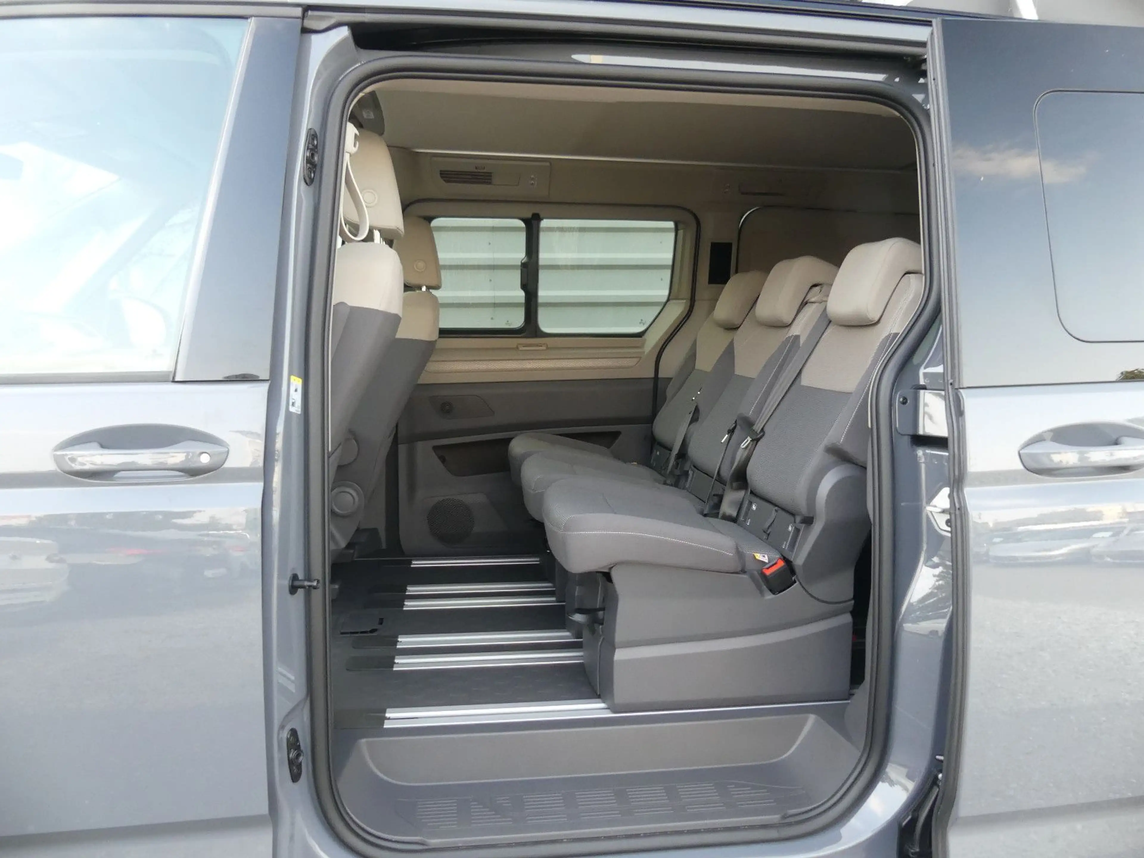 Volkswagen T7 California Beach Camper Ocean LED AHK Standhz — photo 14