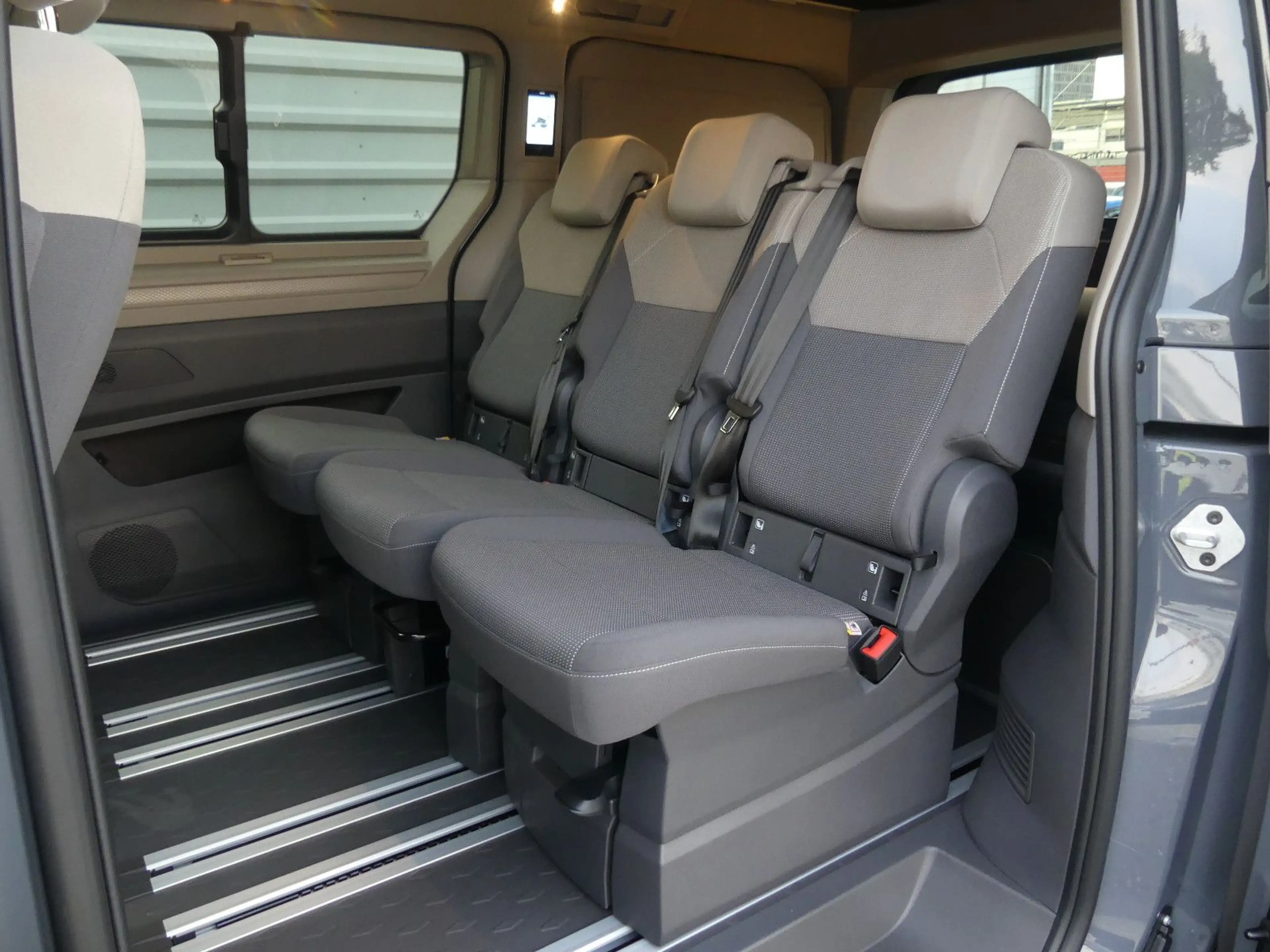 Volkswagen T7 California Beach Camper Ocean LED AHK Standhz — photo 15